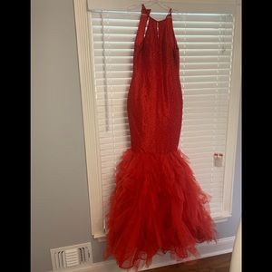 Prom dress only used 1 time .